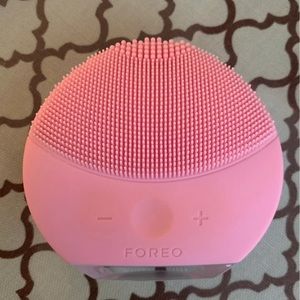 Pearl Pink FOREO Luna mini
